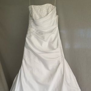 Wedding Gown/ Dress